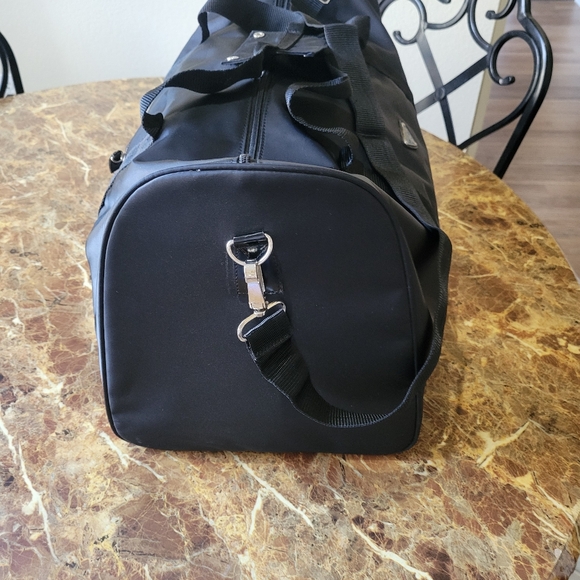 Prada Duffle bag 22x12 black - Picture 3 of 10